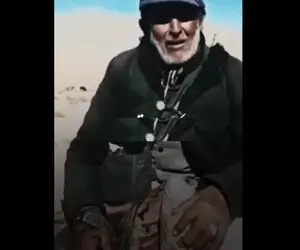 آواز خیابانی؛ ببینید این پیرمرد ریش سفید چه سوزناک از شجریان میخونه گویا عاشق استاد