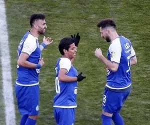 (ویدیو) جشن و پایکوبی استقلالی ها جلوی در هتل المپیک