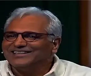 سکانس خندان؛ تماشاچی از یه ور رویا میرعلمی با سوالاش یه ور فشارن رو مدیری کرکر خندس