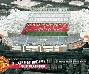 چه کسی به اولدترافورد لقب «تئاتر رویاها» را داد؟