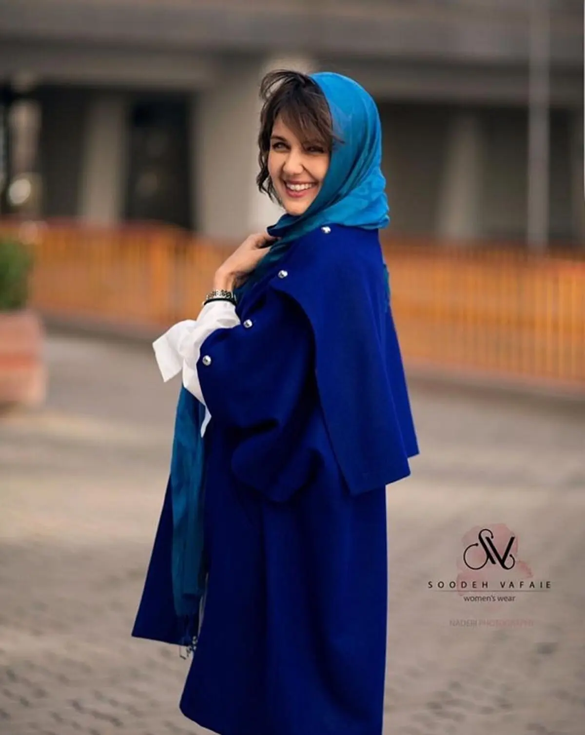 گلوریا هاردی و رنگی پوش