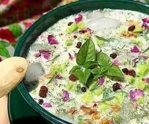 فوت و فن‌های تهیه آب دوغ خیار مجلسی