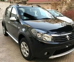 رنو ساندرو مدل چند و با چند کیلومتر کارکرد میلیاردی است؟