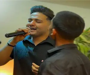 آواز جگرسوز؛ سرباز جناب سروان نزن قلبم ضعیف خوند صداش انقد سوزناک دلت ریش میشه