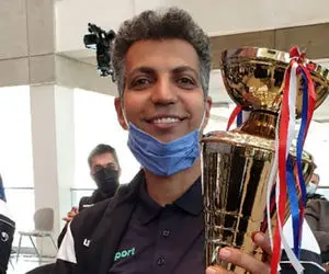 (عکس) عادل جام قهرمانی را از دستان دایی گرفت!