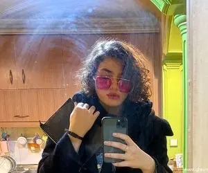 ژست زشت و خجالت آور "ریحانه پارسا" تو ترکیه؛ چی شد که به خودفروشی رسیدی؟