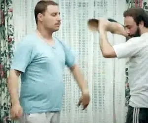 سکانس خندان/ چه رقصی میکنه عطاران/عزتی خیلی جدی داره بندری می زنه 