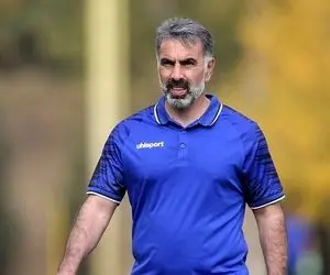 (ویدیو) محمود فکری با کَمری آبی رنگ سر تمرین استقلال حاضر شد