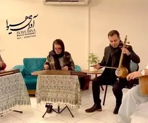 آواز اصیل؛ دوتا خانوم سن بالا که میخوره سی تایی نوه داشته باشن سنتور زدن فوق حرفه ای