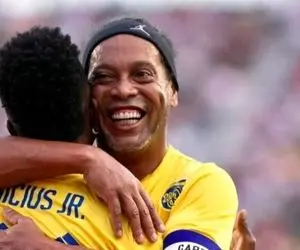 تبریک اسطوره بارسلونا به وینیسیوس