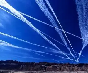 آمریکا و اسرائیل در آسمان کرمان گازهای سمی پخش کردند؟