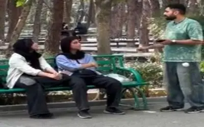 دوربین مخفی؛ پسره به دخترا گفت حیوون خونگیشو نگه دارن بره دستشویی حیوونو ببینی میترکی