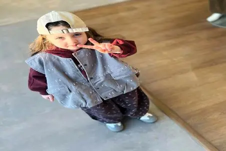 آواز شاد؛ دختربچه کوچول موچول با دیگه دوست ندارم یه قر و فری میاد دهن همه باز میمونه