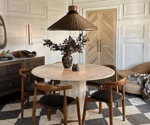 ایده‌های دکوراسیون؛ برای یه تغییر اساسی اینجوری واسه میز ناهارخوری یه فرش شطرنجی بساز