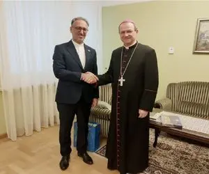 دیدار سفیر ایران با اسقف اعظم لهستان