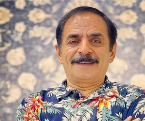 سکانس خندان / عمو رشید شاید قدش به گلزار نرسه اما سبک زندگی شاهونه اش 100 هیچ میزنتش