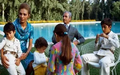 کنجکاوی در ایام قدیم سال 1352؛ کاخ های پهلوی دوم و میز آرایش فرح پزده و دیتیل سلطنتی