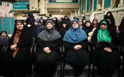 تصویری متفاوت از سخنگوی دولت در دیدار امروز با رهبر انقلاب