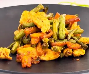 آموزش آشپزی؛ یه ترکیب ترد و کره‌ای با سیب‌زمینی، مرغ و لوبیا سبز