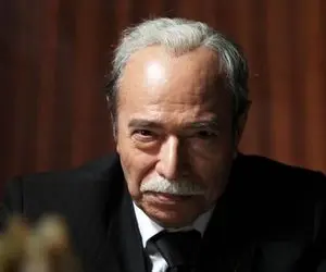 واکنش علی نصیریان به پوستر جشنواره فیلم فجر؛ می‌دانستم مخالفت می‌کردم