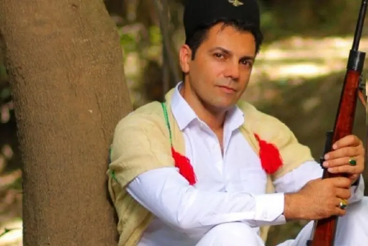 آواز محلی؛ خواننده لر عباس محمدی با لباس محلی آهنگ یاریار رو بی نظیر خوند