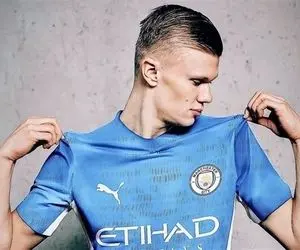 (عکس) واکنش جالب کریم بنزما به هت‌تریک هالند!