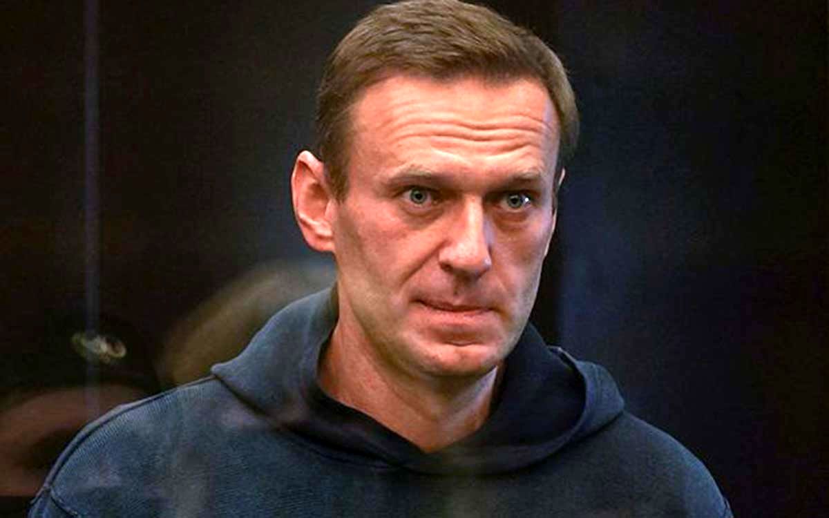 0_Russian-opposition-leader-Navalny-attends-a-court-hearing-in-Moscow