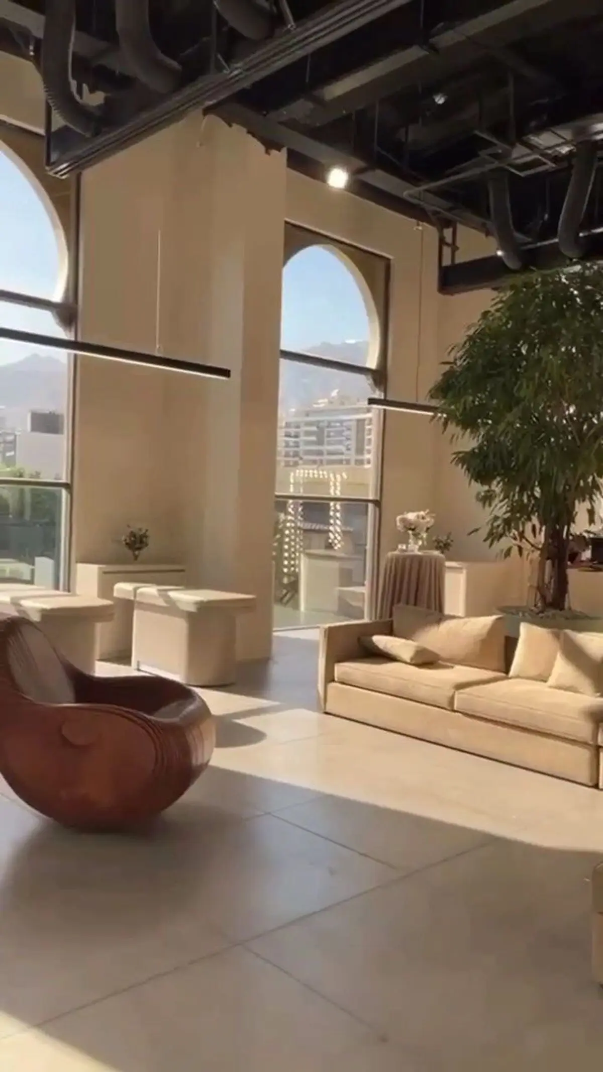 ساره بیات