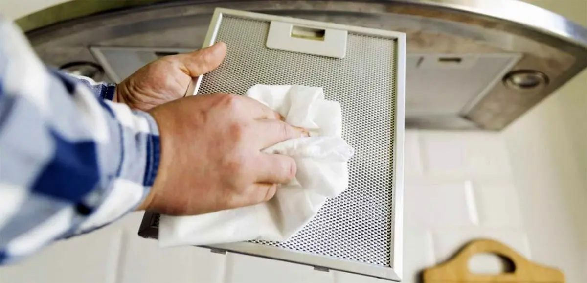 Cleanin-the-kitchen-hood-2alborzmarkazi.com_-1024x494