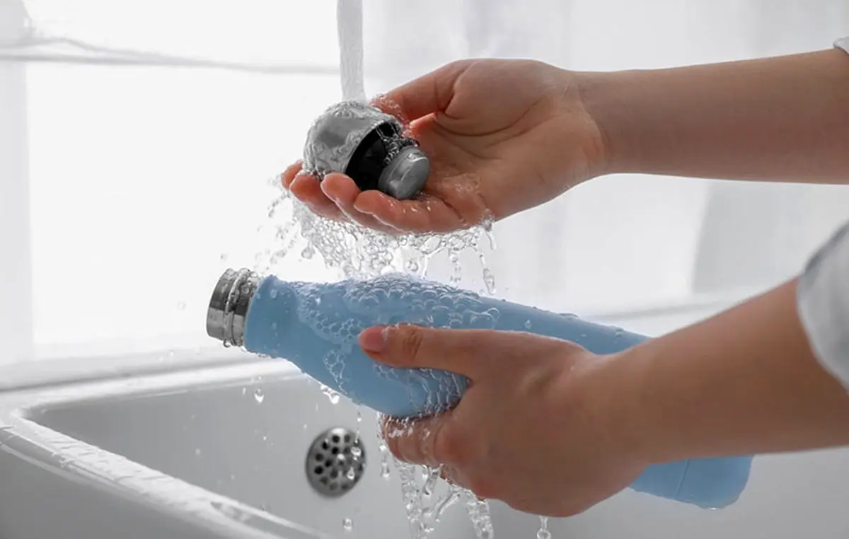 Clean-a-Vacuum-Flask-07