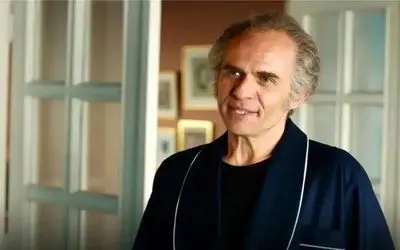 خانه جمشید نجات در قسمت آخر تاسیان؛ فقط آن درخت سرو سرپا ماند