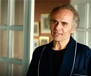 خانه جمشید نجات در قسمت آخر تاسیان؛ فقط آن درخت سرو سرپا ماند