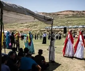 آواز شاد؛ تو عروسی دهه 50 هزارتا ماشین برای عروس کشون میرن فقط پیکان جوانان دوماد