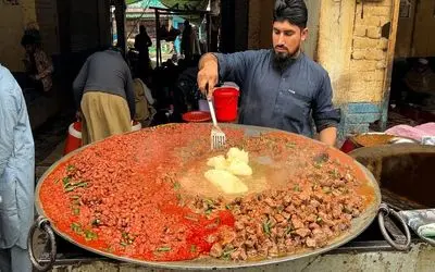 غذای خیابانی؛ جغول بغول جذاب خیابانی با مخلوط گوشت و جگر بره با گوجه و فلفل