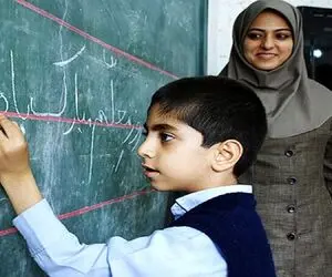 نماینده مجلس: اجرای قانون رتبه‌بندی معلمان بیش از حد متعارف زمان برده است