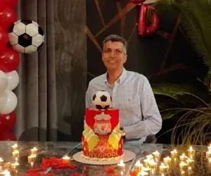 (عکس) کیک تولد متفاوت فردوسی‌پور در جشن تولد ۴۷ سالگی