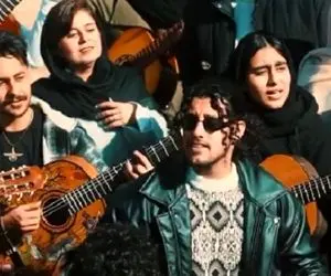 آواز رویایی؛ با چه احساس سرشاری این گروه خوش انرژی می خونن حریر سبزی عصای دستی