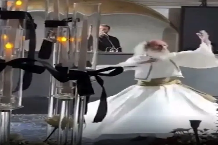 آواز احساسی؛ کلاس بازی جدید: تو مراسم ختم آدم آووردن برقصه! چند میگیری برقصی؟