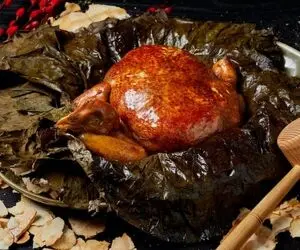 غذای محلی؛ مرده یه خروار درخت رو قطع کرد تا یه کیک مرغ بپزه