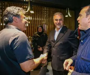 یک گزینه به سرمربیگری استقلال نزدیک‌تر است