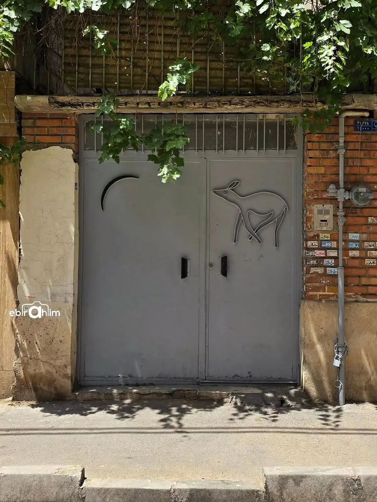 چرا دیگه در های ورودی رو این_شکلی درست نمیکنن؟؟نظرتون چیه؟؟عکس@ebrahim_azarpour ———————————————@ (6)