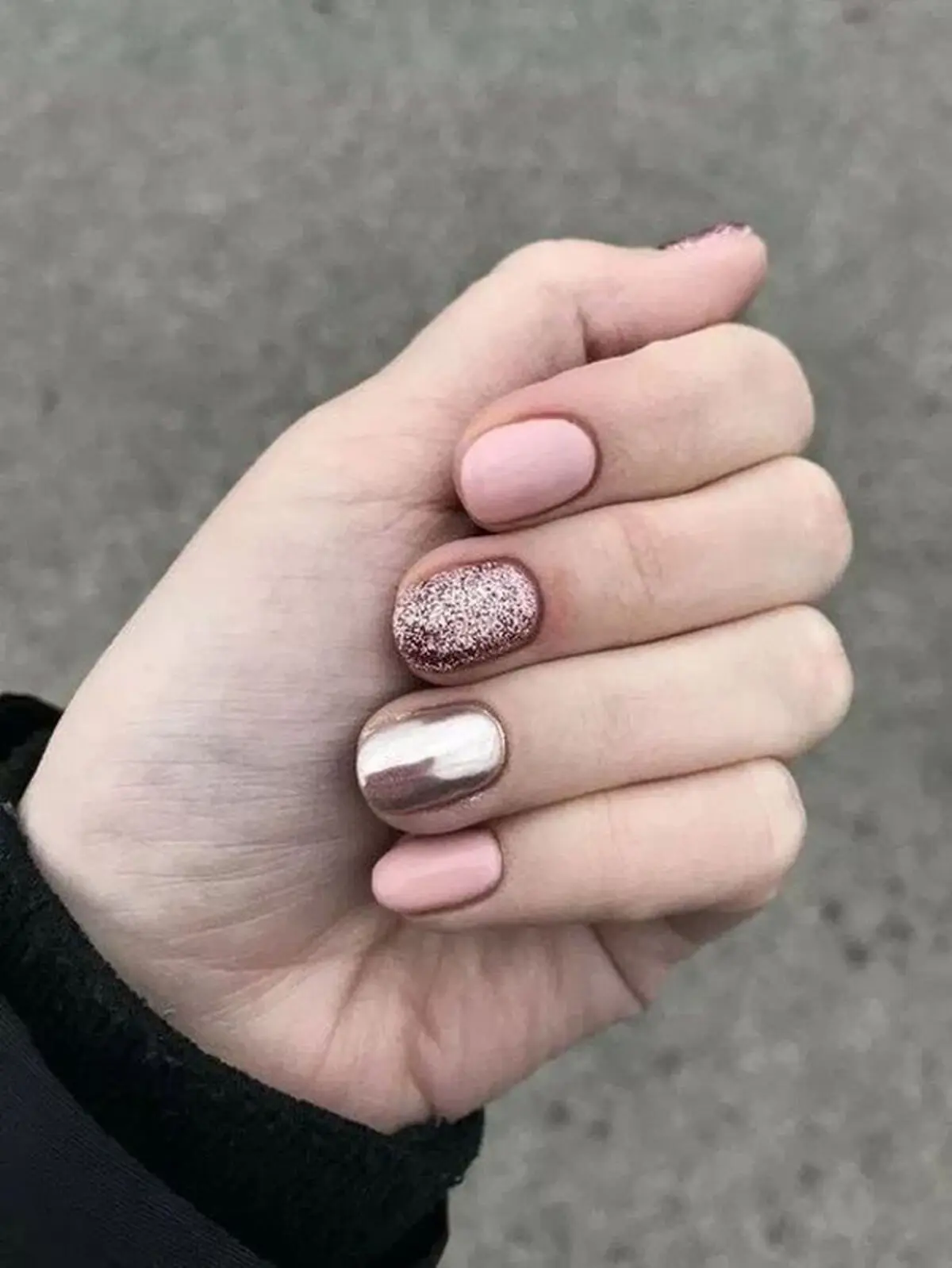 shiny-nail-model-for-girls-20