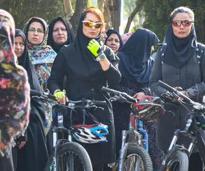 نماینده خبرگان: دوچرخه‌ سواری زنان توهین به خداست!
