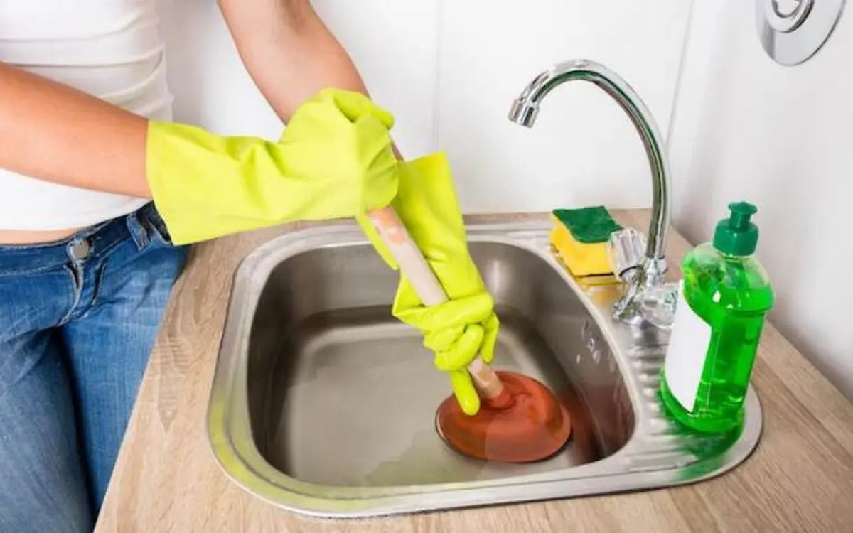 Open-the-kitchen-drain-2