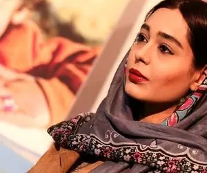 بازیگر سریال گیسو با ژستی عجیب از عشق می گوید!