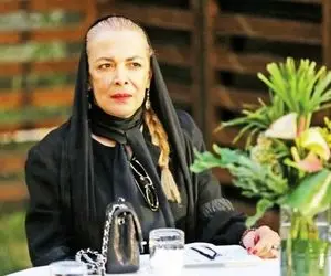 (عکس) بدرقه «بیتا فرهی» در میانه اشک و احترام