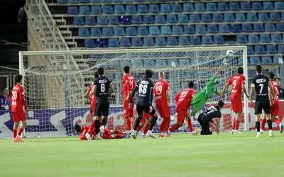 خطای جنجالی باکیچ علیه تراکتور؛ آیا پنالتی درست بود؟