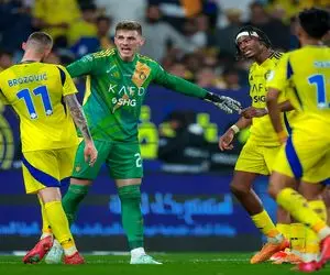 آشوب در اردوی رقیب استقلال؛ درگیری دو ستاره مطرح النصر وسط زمین