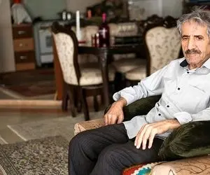 آواز جگرسوزانه؛ بهزاد کریم خانی شاه پناهم بده رو چه با درد خوند همه زجه و هق هق میکنن