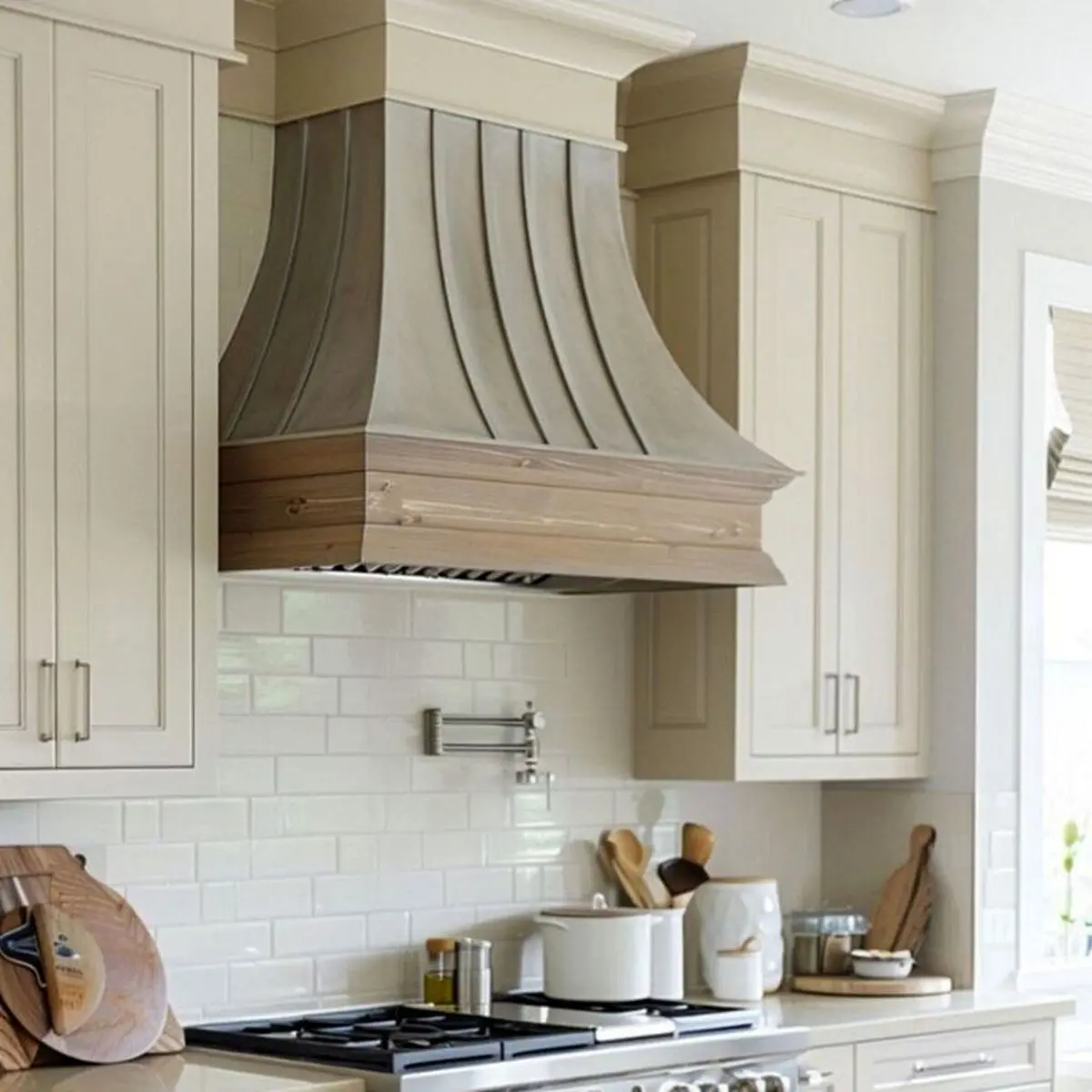 شیک-ترین-مدل-های-طراحی-کابینت-هود-مخفی-مدرن-و-زیبا-8-1024x1024